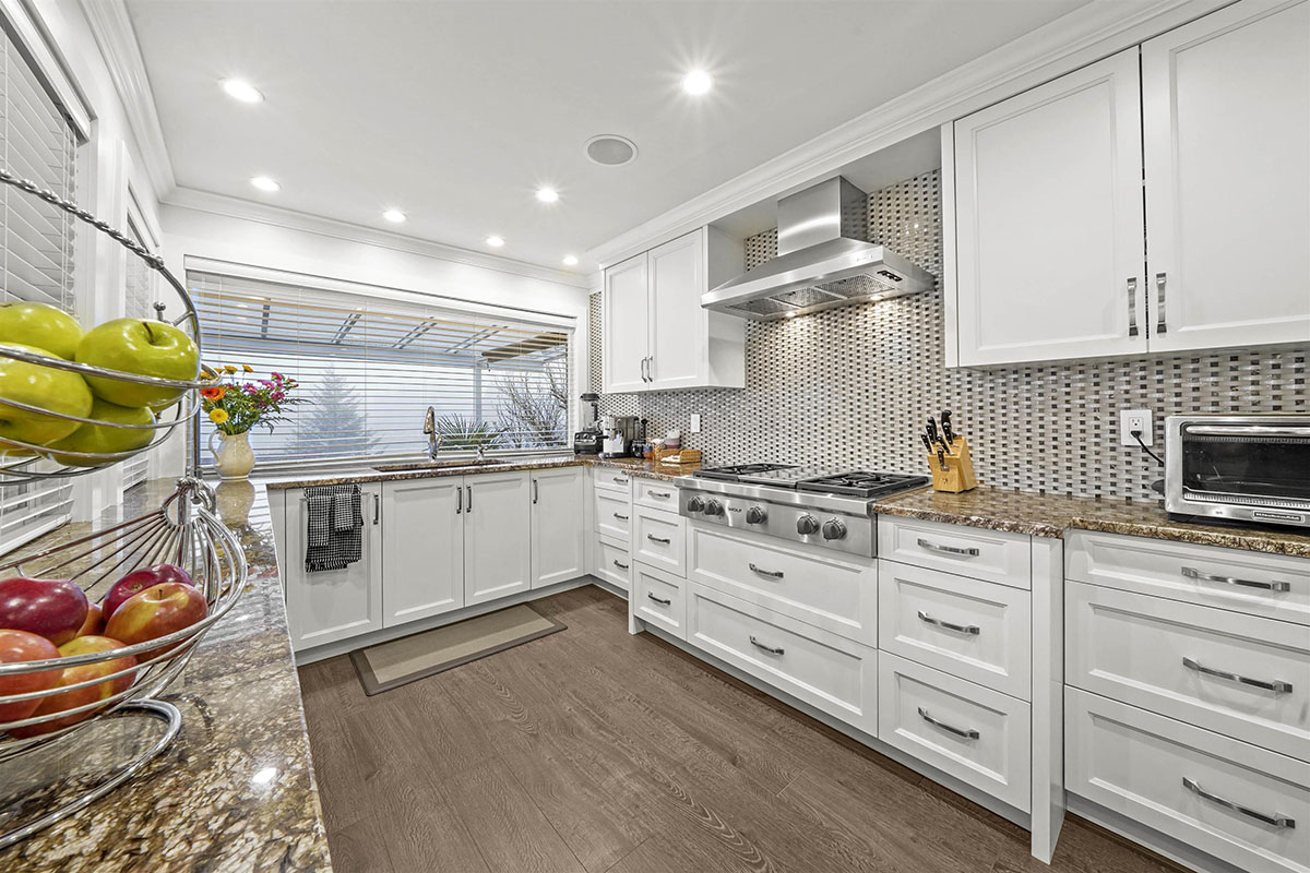 1280 Lansdowne Drive, Coquitlam 9