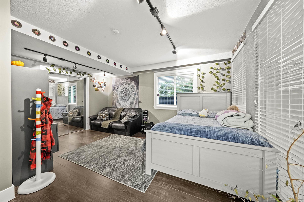 1280 Lansdowne Drive, Coquitlam 26