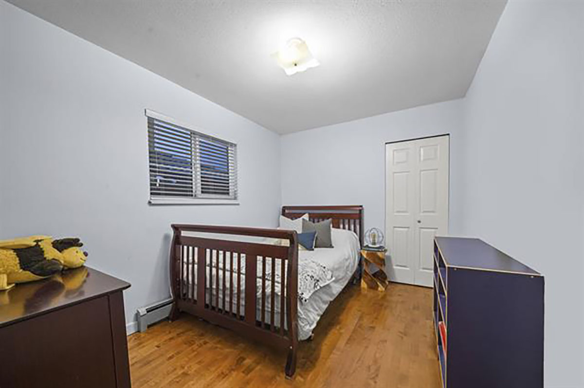 281 N Madison Avenue, Burnaby North 16