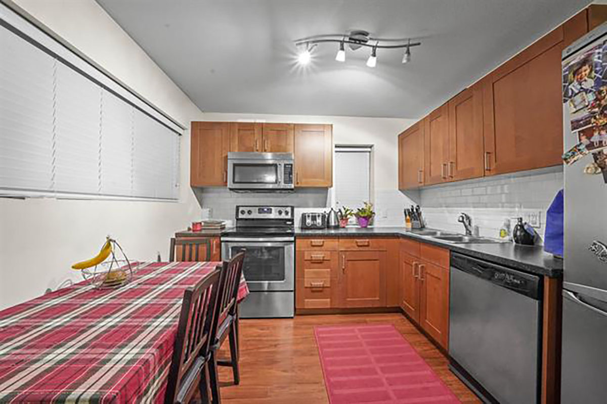 281 N Madison Avenue, Burnaby North 22