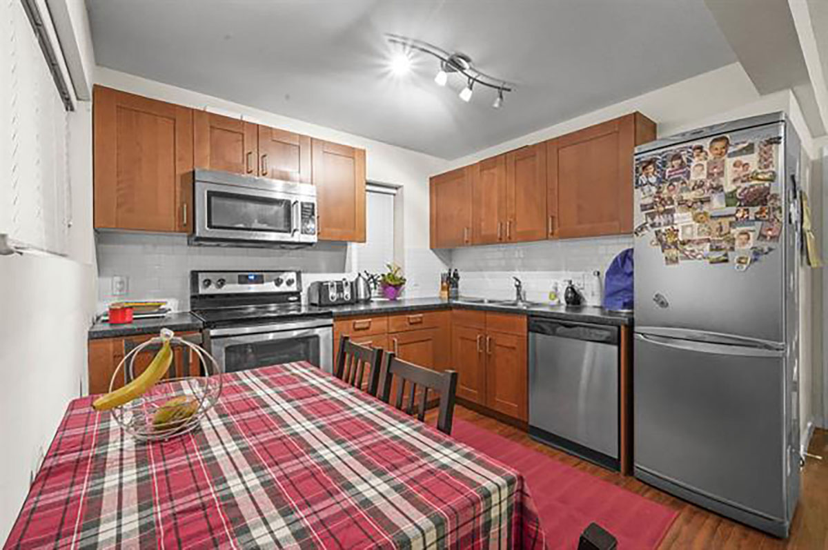 281 N Madison Avenue, Burnaby North 23