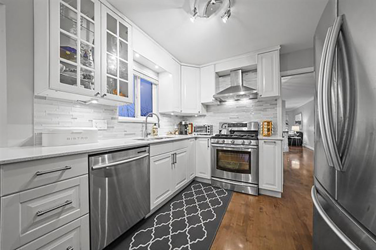 281 N Madison Avenue, Burnaby North 10