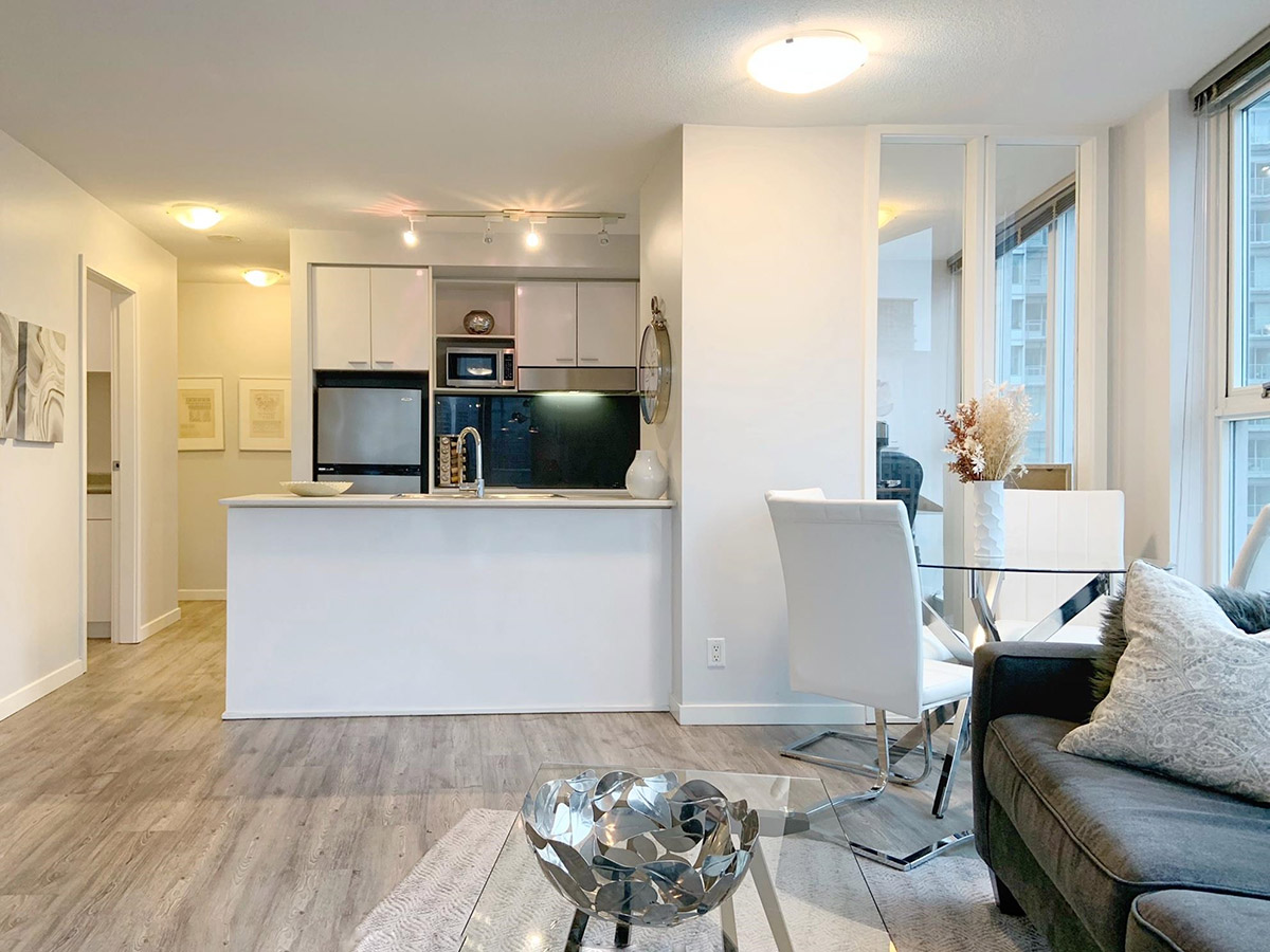 2208 131 Regiment Square, Vancouver West 5