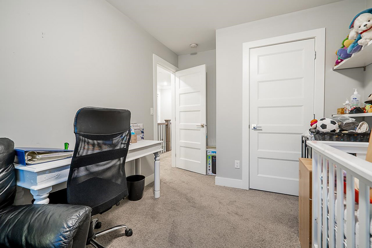 1927 River Drive, New Westminster 24