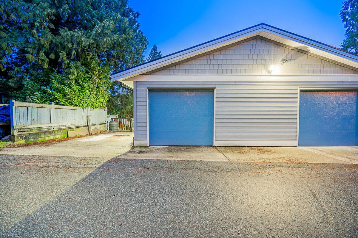 1927 River Drive, New Westminster 33