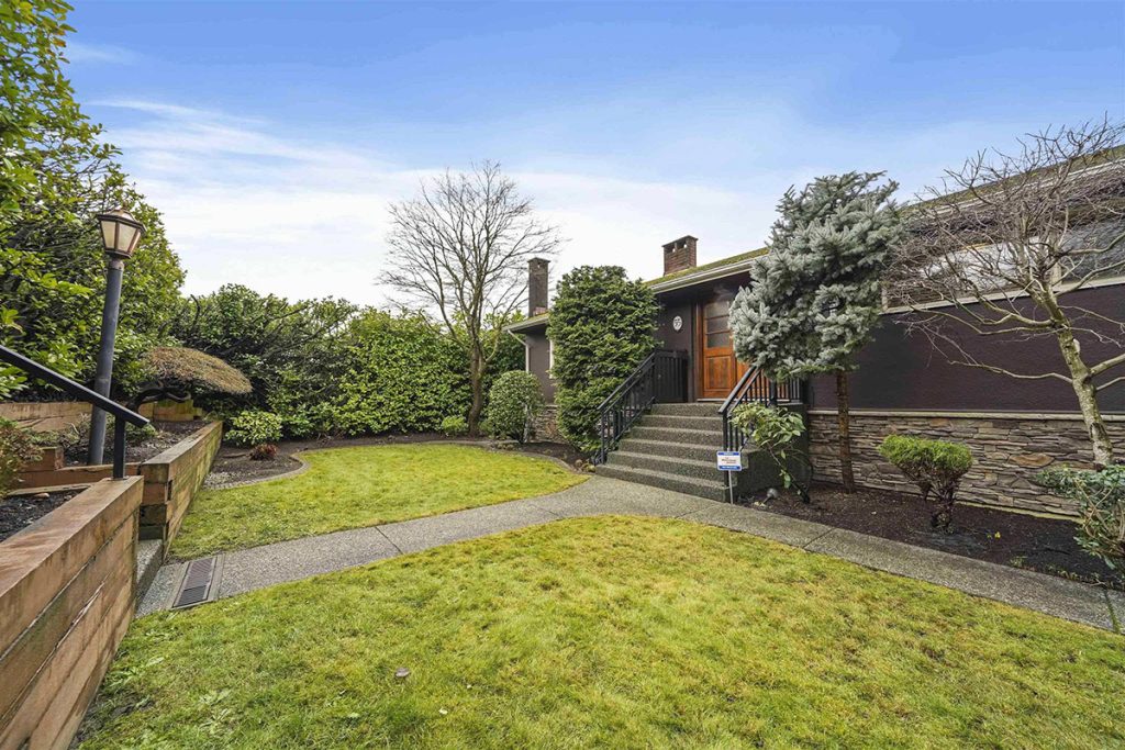 55 Canberra Avenue, Burnaby North