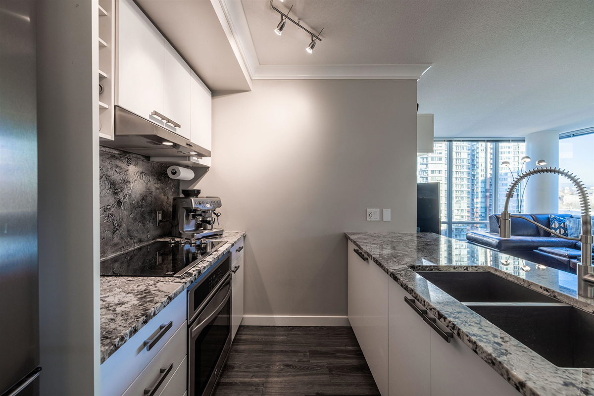 602 131 Regiment Square, Vancouver 10