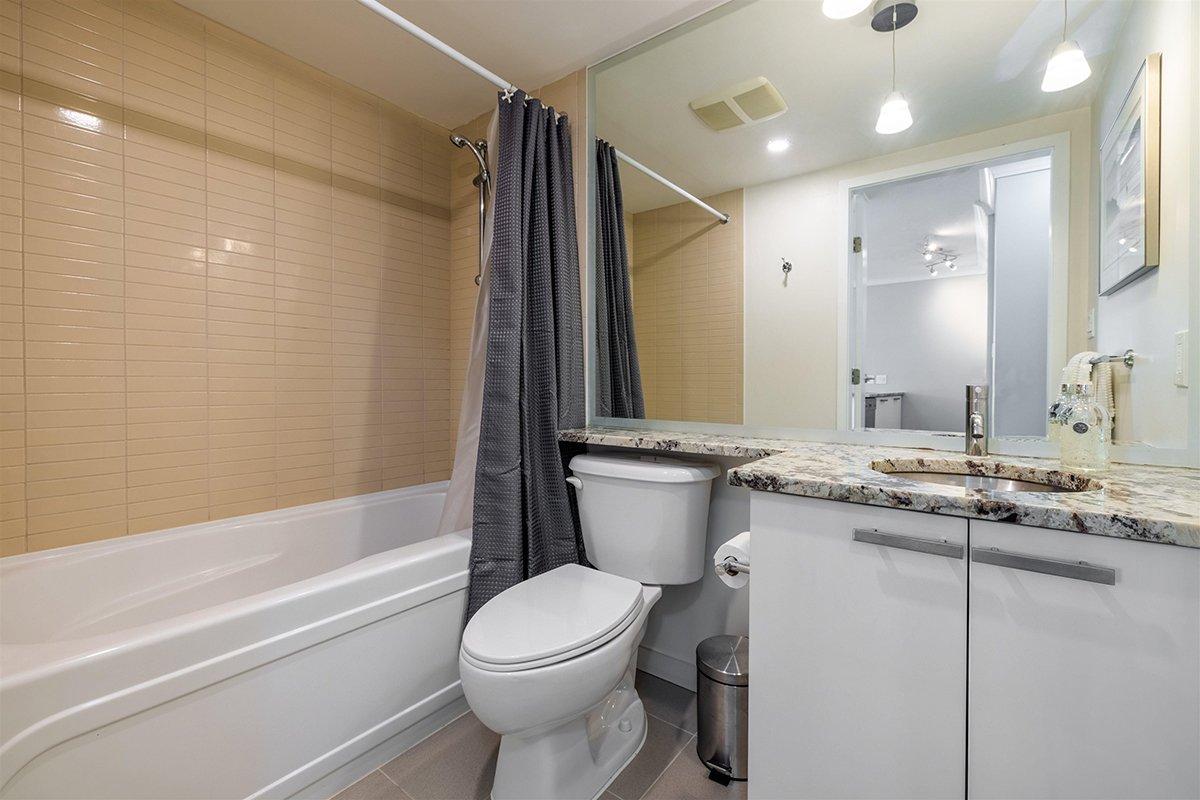 602 131 Regiment Square, Vancouver 21