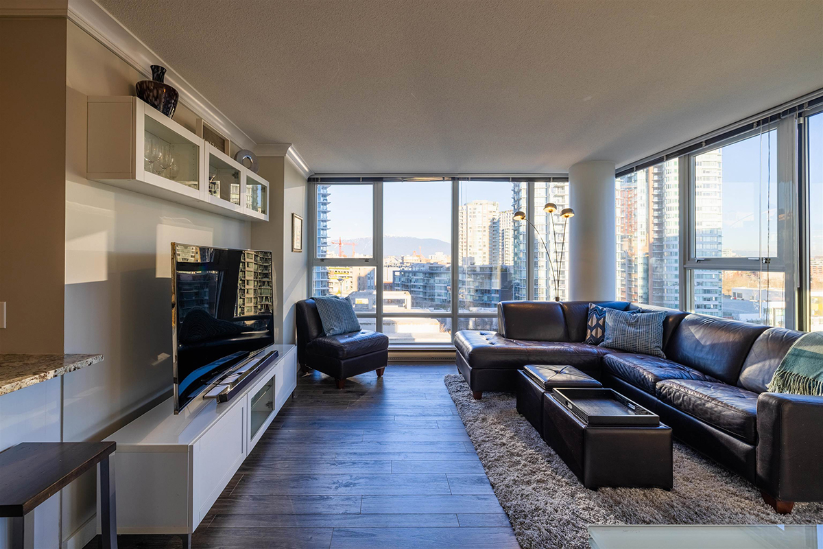 602 131 Regiment Square, Vancouver 3