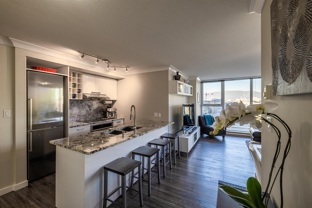 602 131 Regiment Square, Vancouver 8