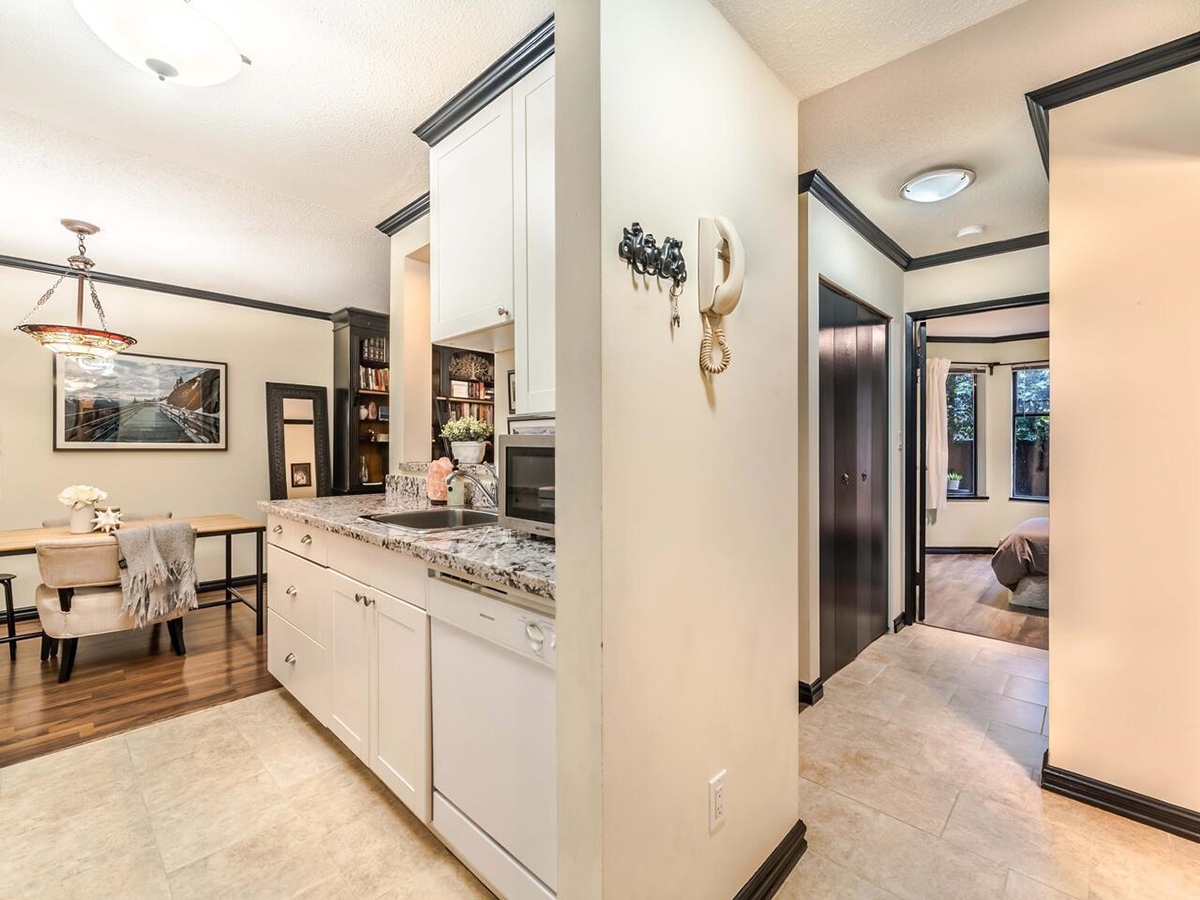 106 224 N Garden Drive, Vancouver 17