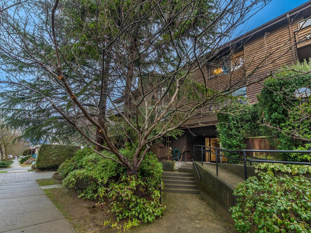106 224 N Garden Drive, Vancouver 2