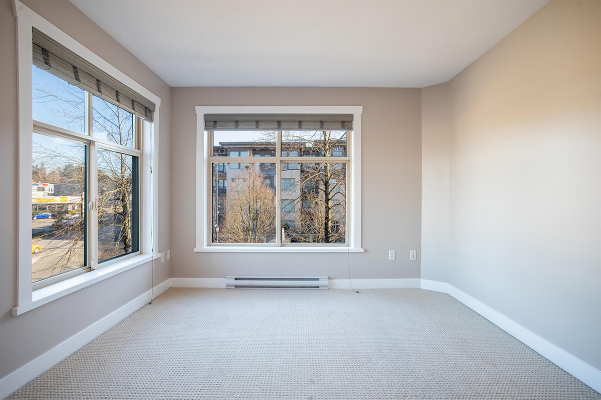 301 13555 Gateway Drive, Surrey 12