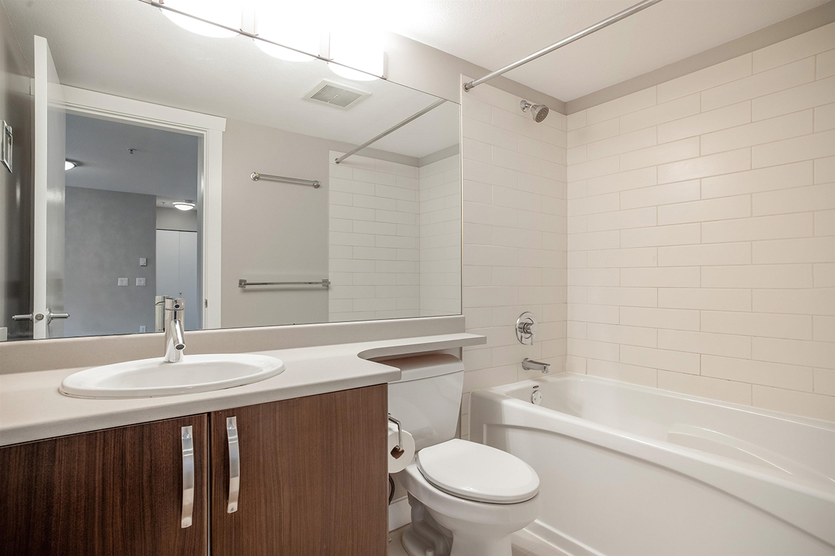 301 13555 Gateway Drive, Surrey 15