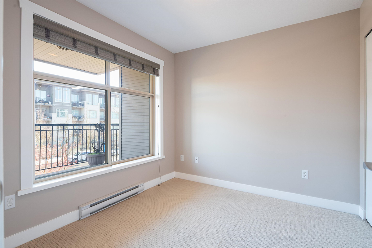 301 13555 Gateway Drive, Surrey 16