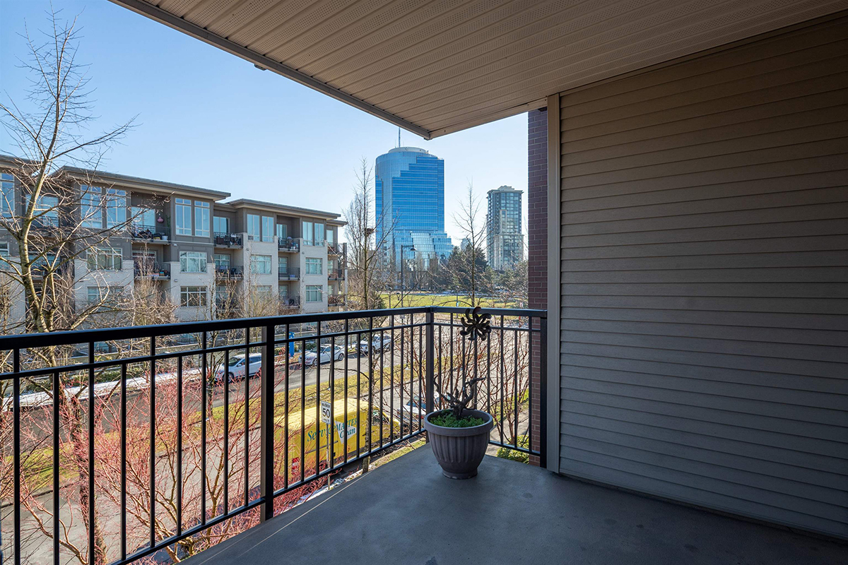 301 13555 Gateway Drive, Surrey 17