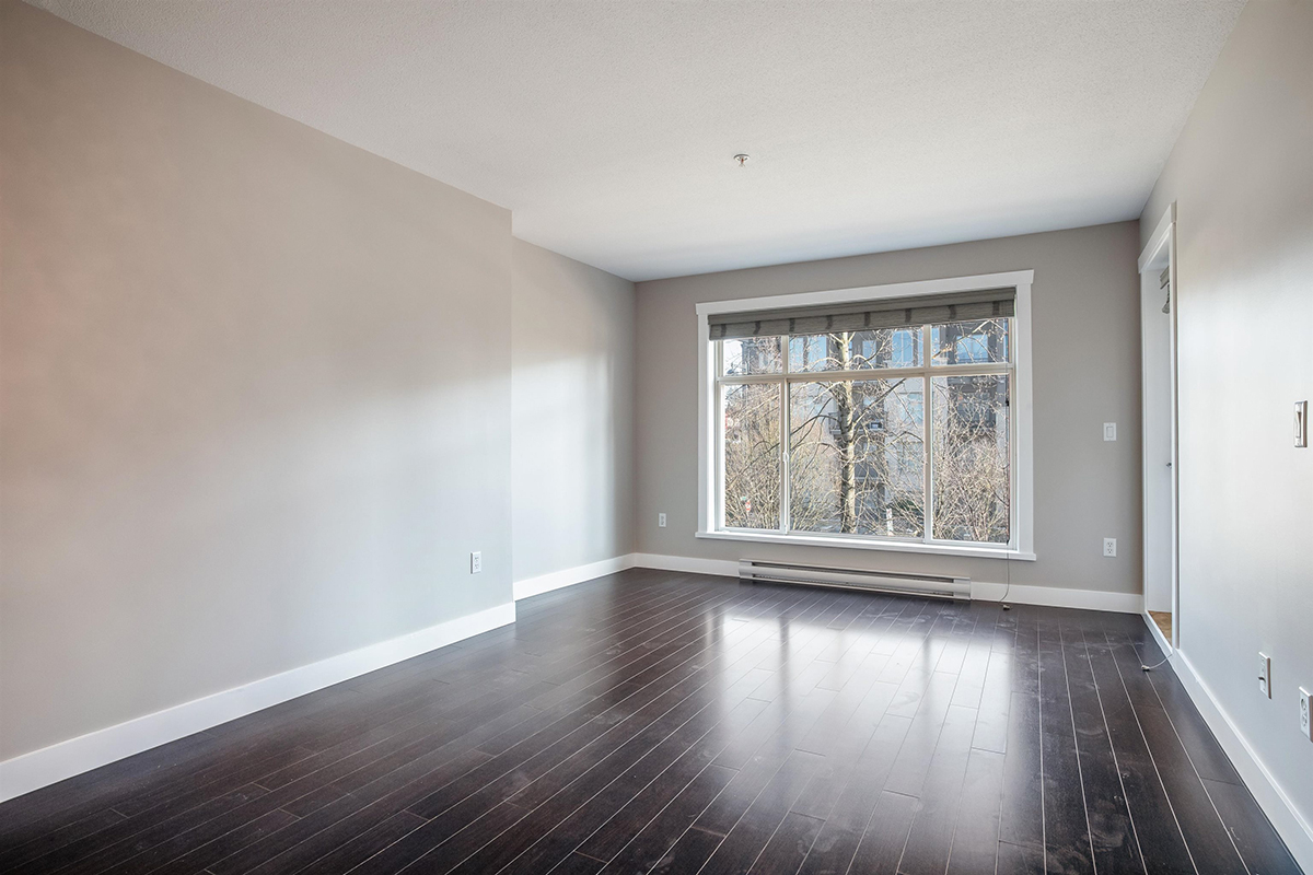 301 13555 Gateway Drive, Surrey 4