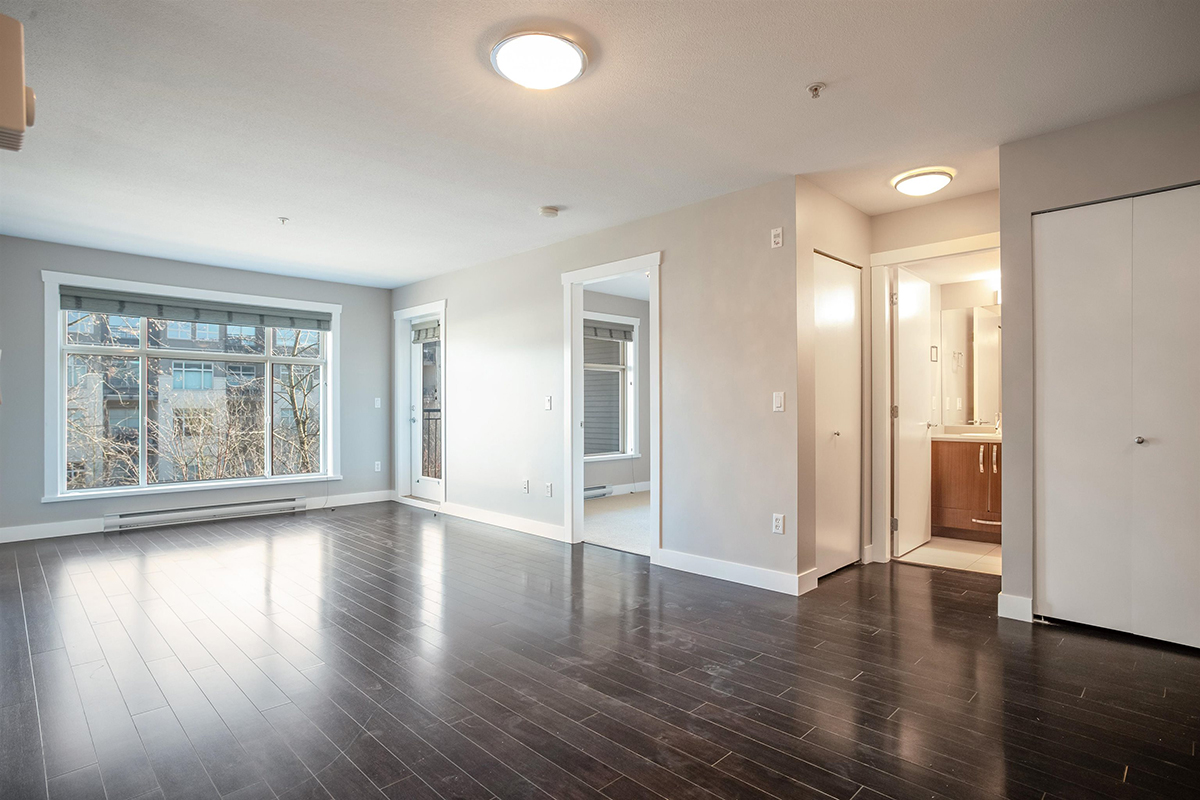 301 13555 Gateway Drive, Surrey 5