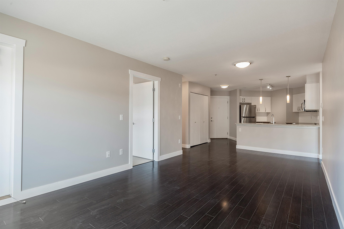 301 13555 Gateway Drive, Surrey 6