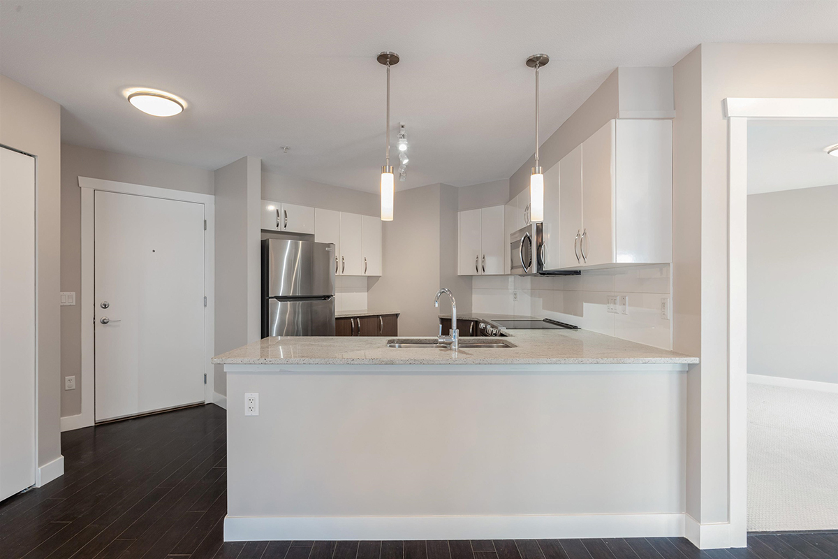301 13555 Gateway Drive, Surrey 7