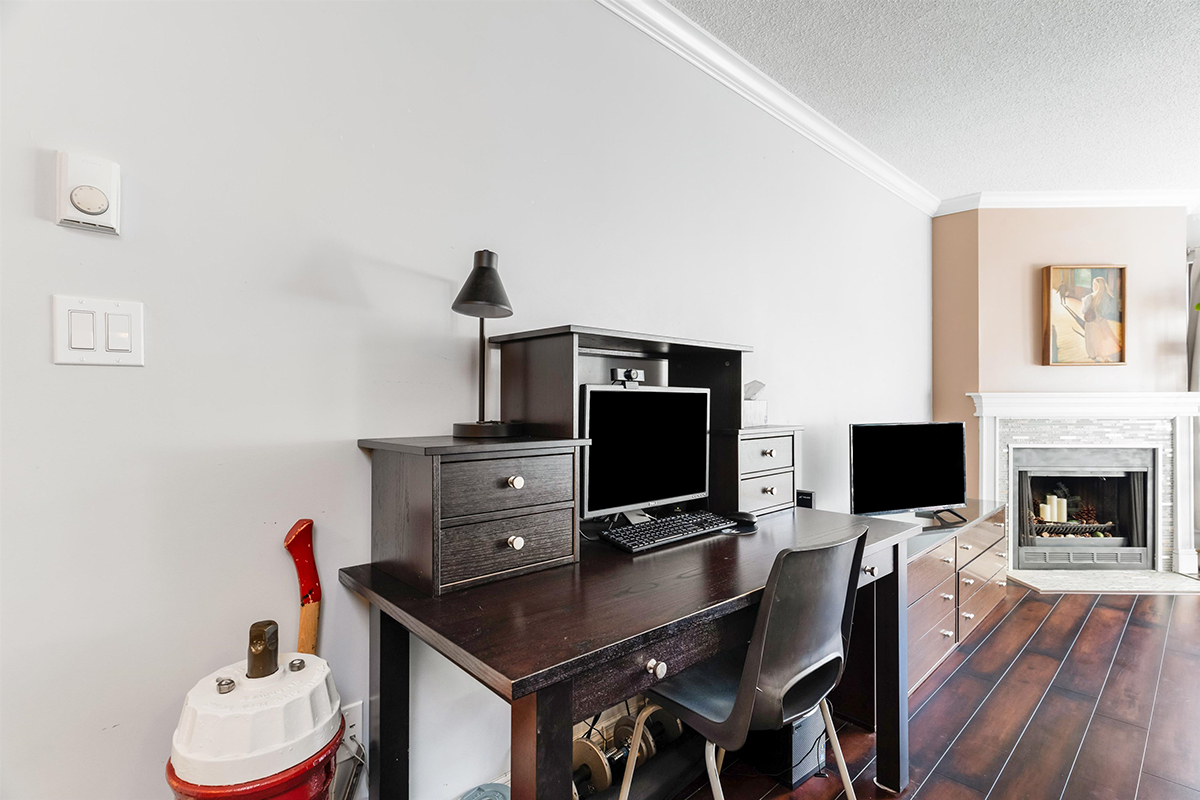 206 7300 Moffatt Road, Richmond 7