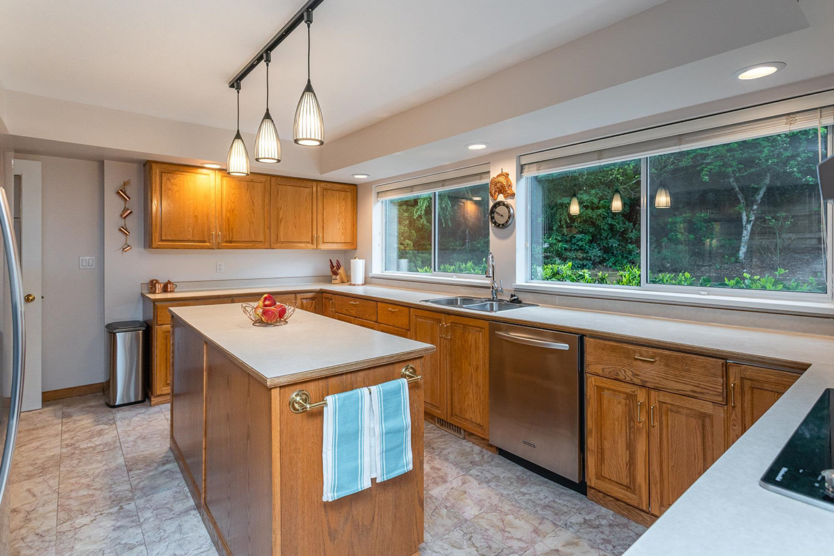 2251 Sorrento Drive, Coquitlam 11