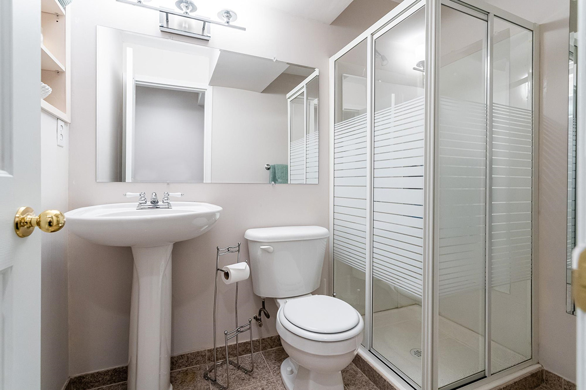 2251 Sorrento Drive, Coquitlam 34