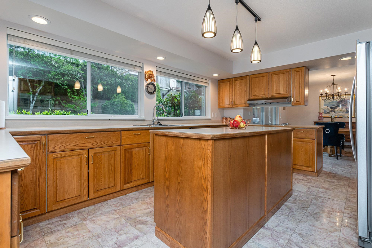 2251 Sorrento Drive, Coquitlam 9