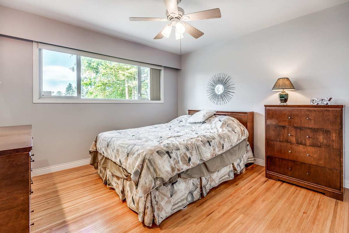 941 Duthie Avenue, Burnaby 12