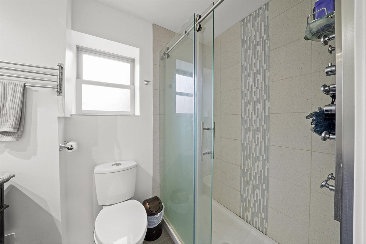 1673 Taralawn Court, Burnaby 12