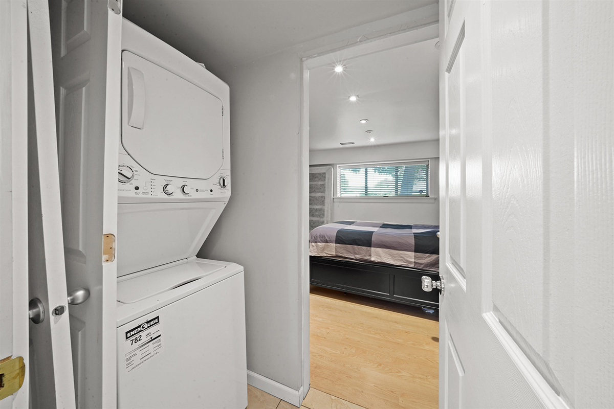 1673 Taralawn Court, Burnaby 18