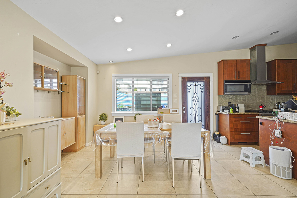 1673 Taralawn Court, Burnaby 8