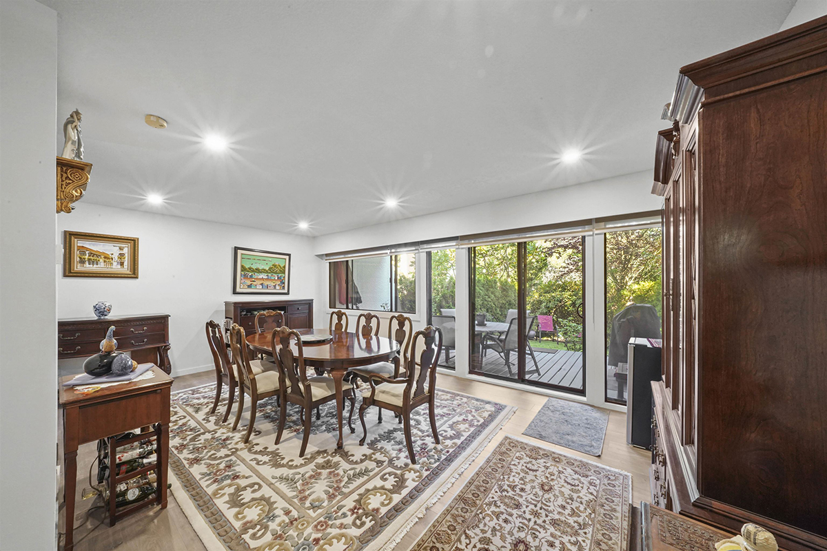 3 7353 Montecito Drive, Burnaby 4