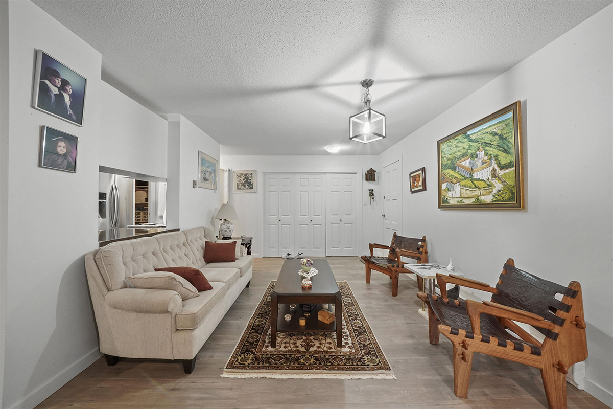 3 7353 Montecito Drive, Burnaby 8