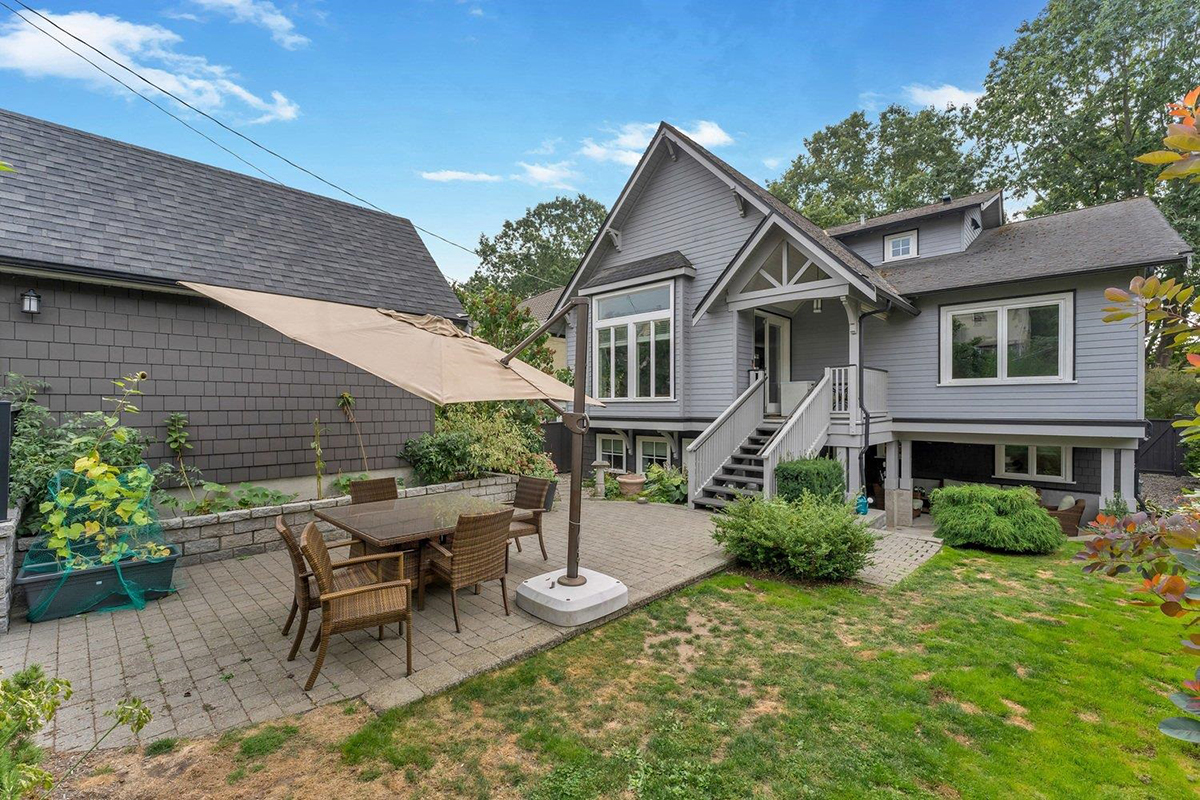 3837 Cambridge Street, Burnaby 2