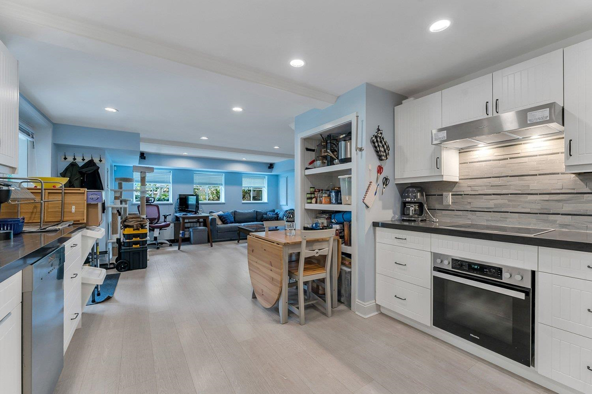 3837 Cambridge Street, Burnaby 29