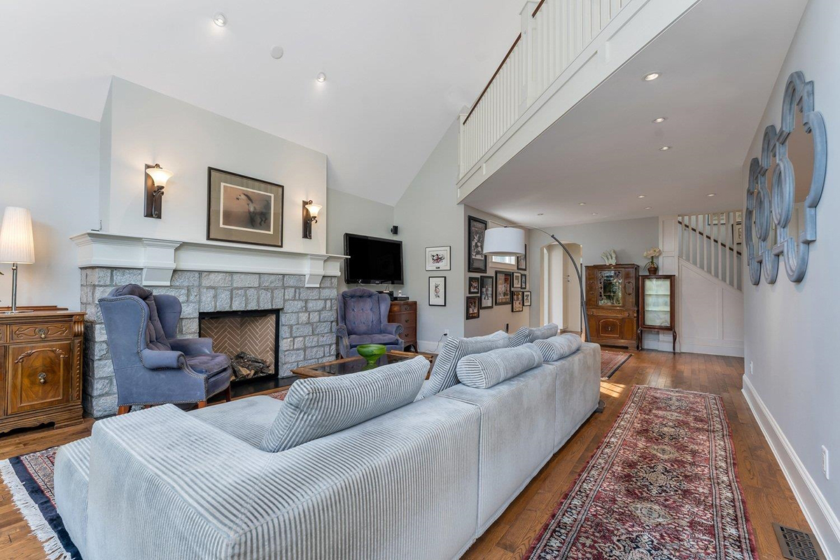 3837 Cambridge Street, Burnaby 4