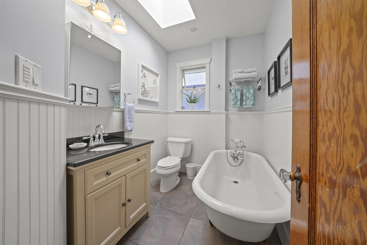 4207 Frances Street, Burnaby 11