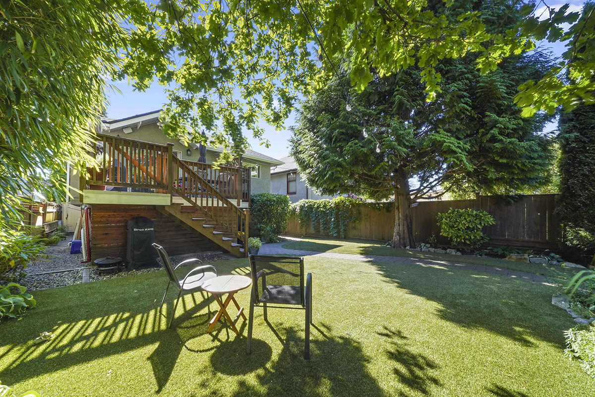 4207 Frances Street, Burnaby 3