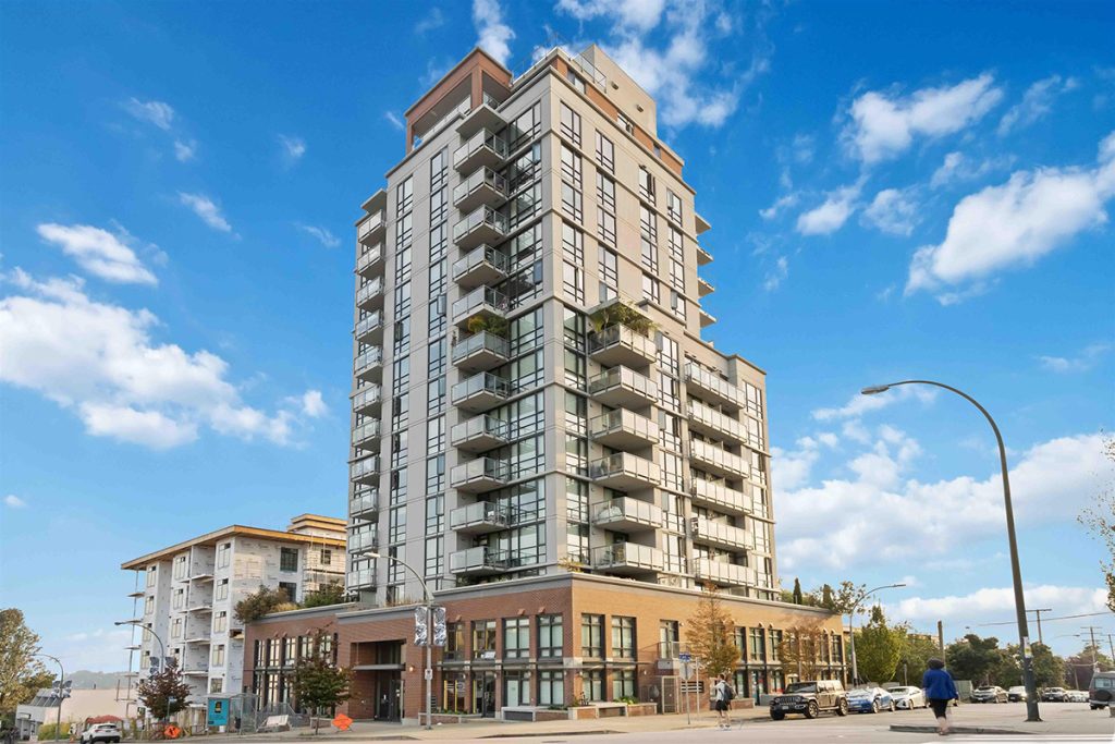 805 258 Sixth Street, New Westminster