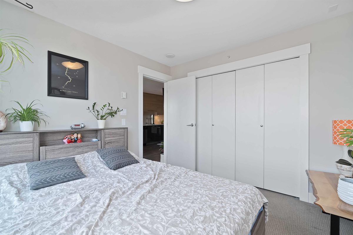 805 258 Sixth Street, New Westminster 11