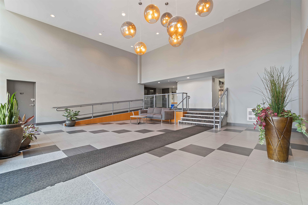 805 258 Sixth Street, New Westminster 2