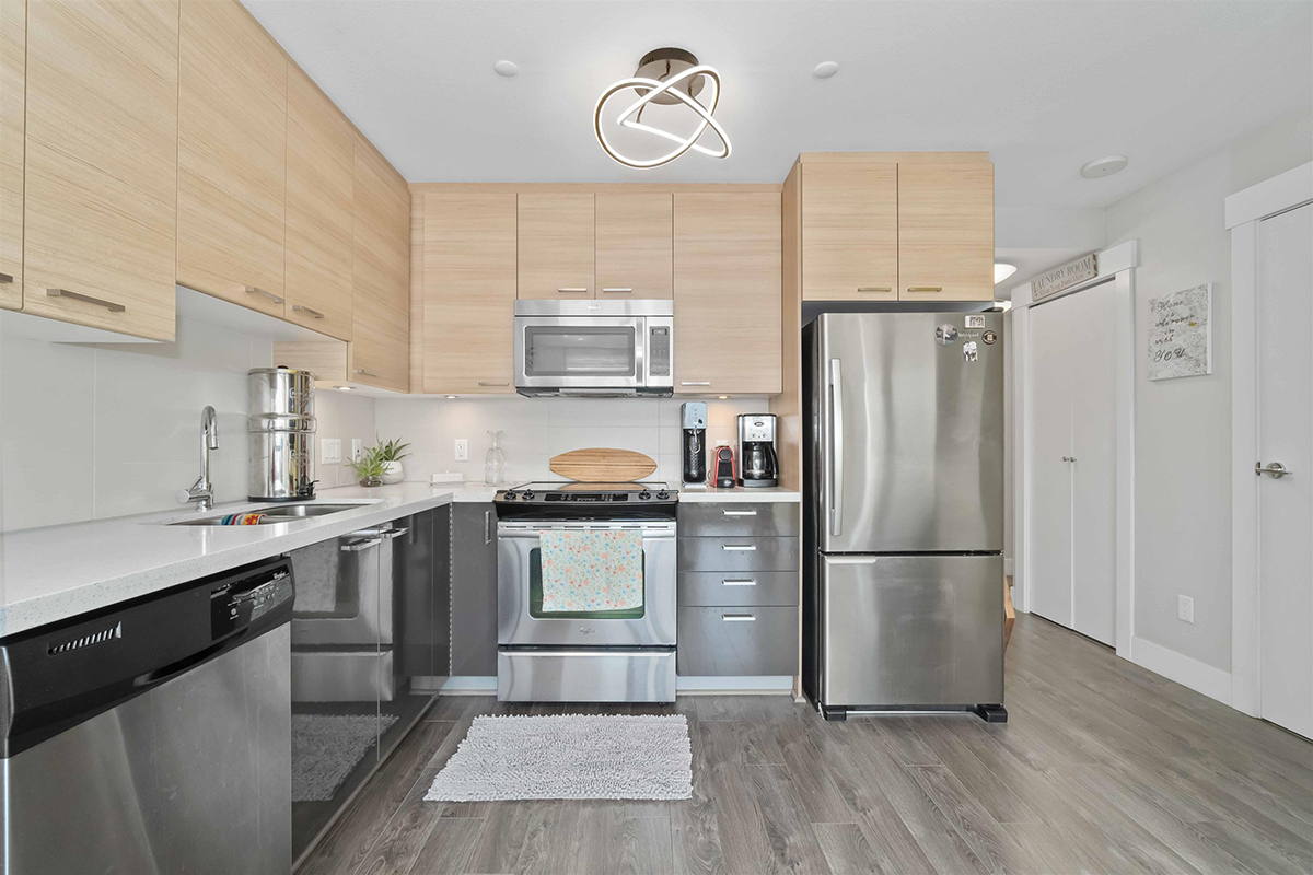 805 258 Sixth Street, New Westminster 4