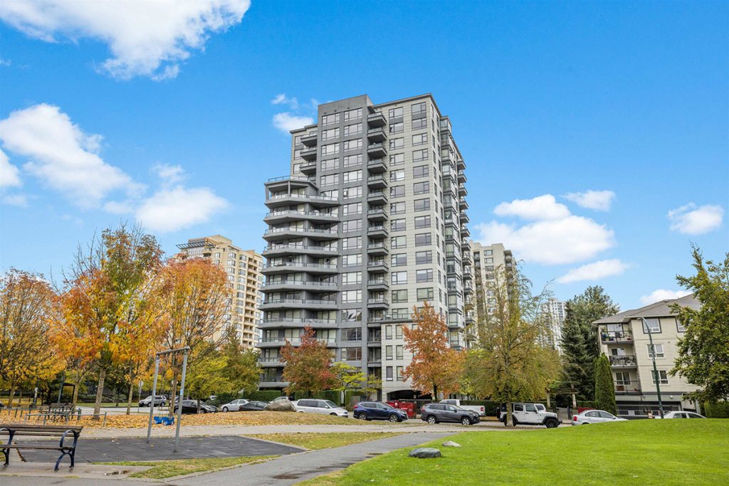 905 3520 Crowley Drive, Vancouver