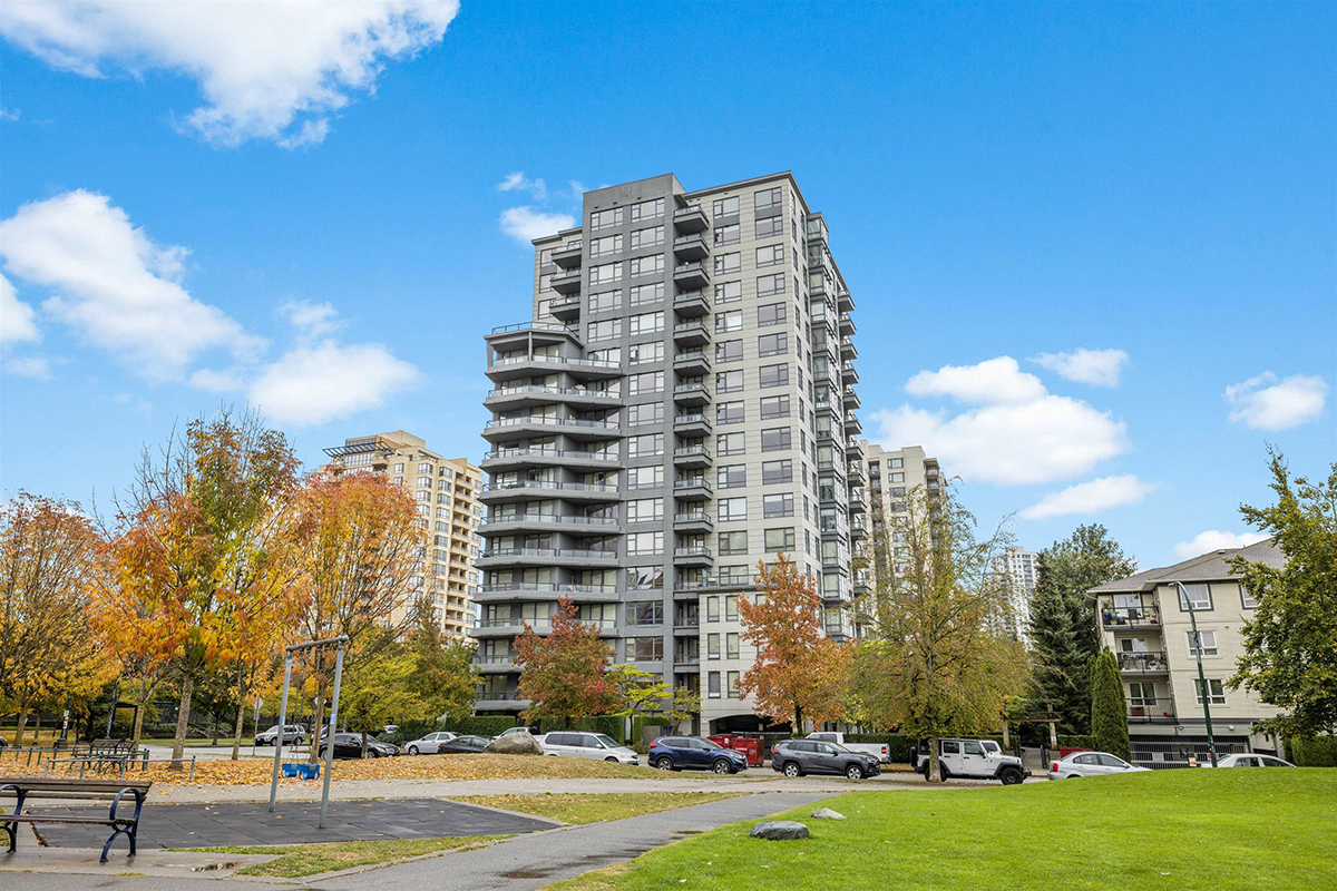 905 3520 Crowley Drive, Vancouver