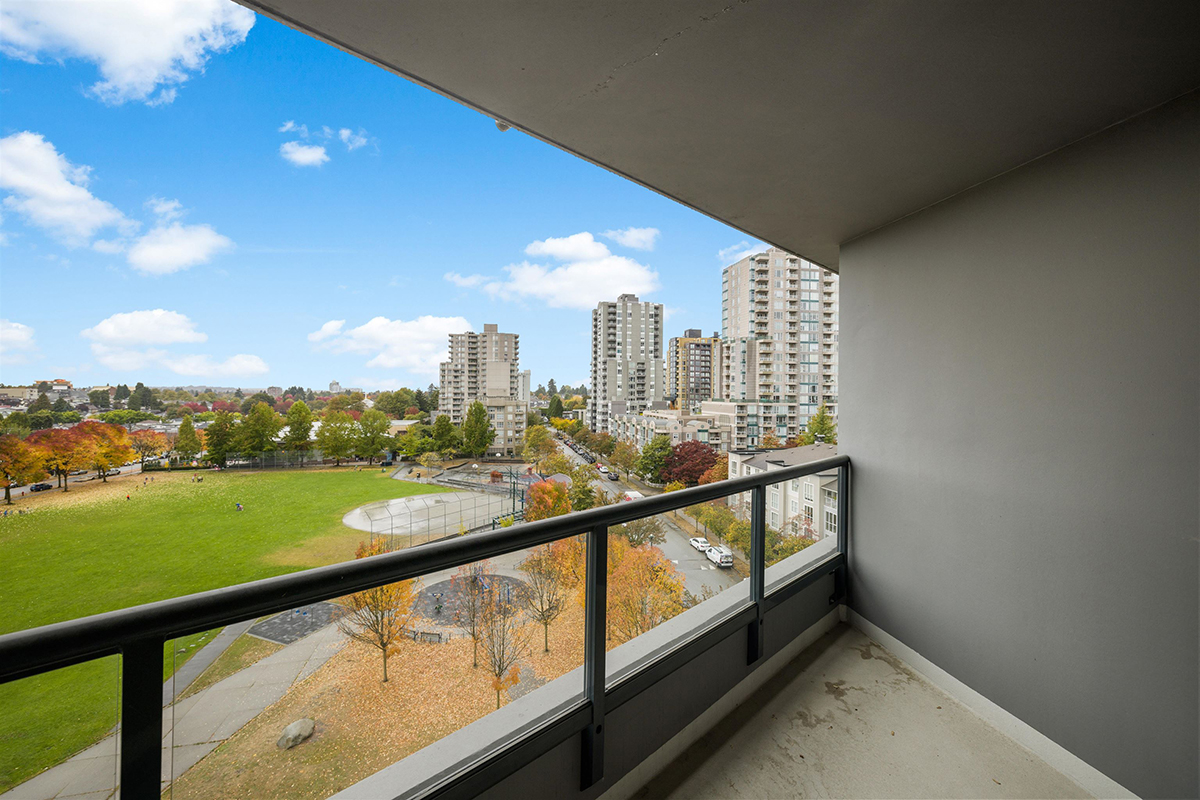905 3520 Crowley Drive, Vancouver 16
