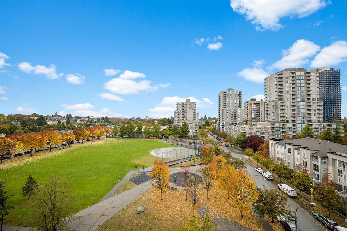 905 3520 Crowley Drive, Vancouver 17