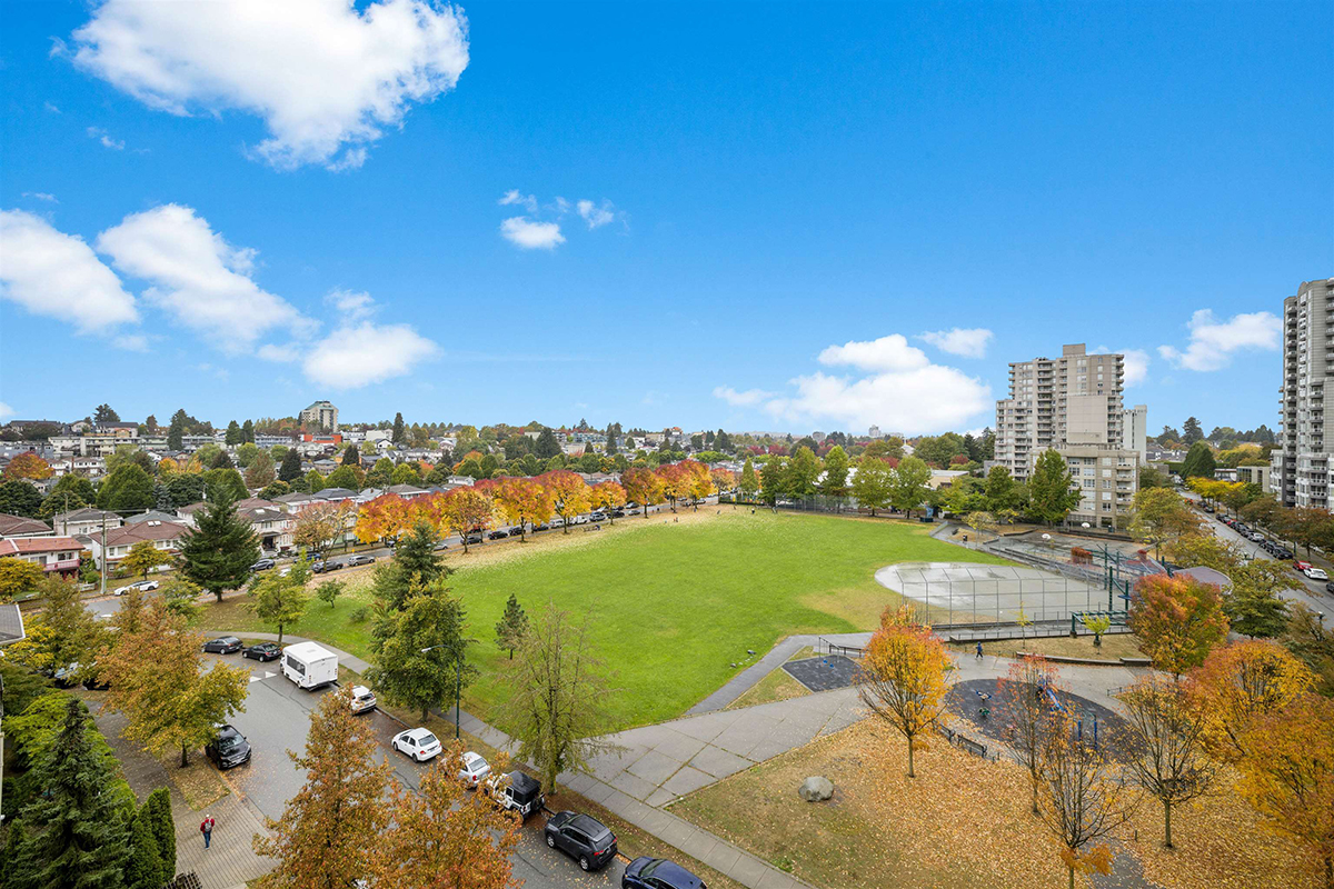 905 3520 Crowley Drive, Vancouver 18