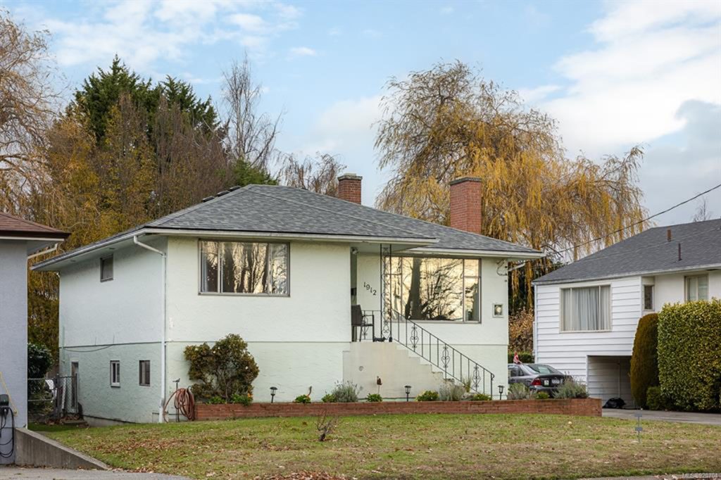 1912 Allenby Street, Saanich