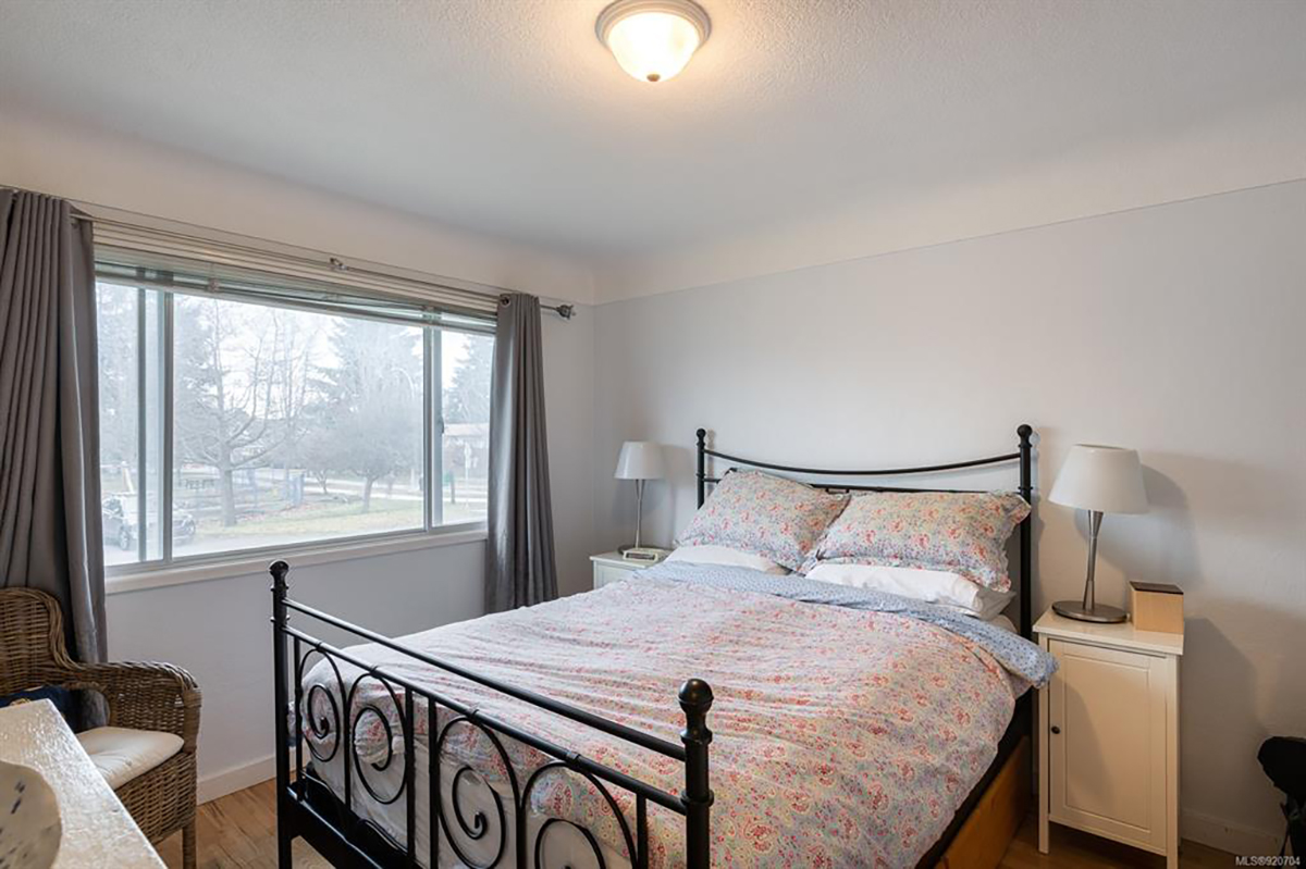 1912 Allenby Street, Saanich 12